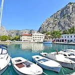 Karlo Apartment Omis